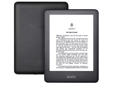 Un Kindle moderno mostrando una página de un libro electrónico en su pantalla, ejemplificando la experiencia de lectura digital conveniente y clara que estos dispositivos ofrecen.